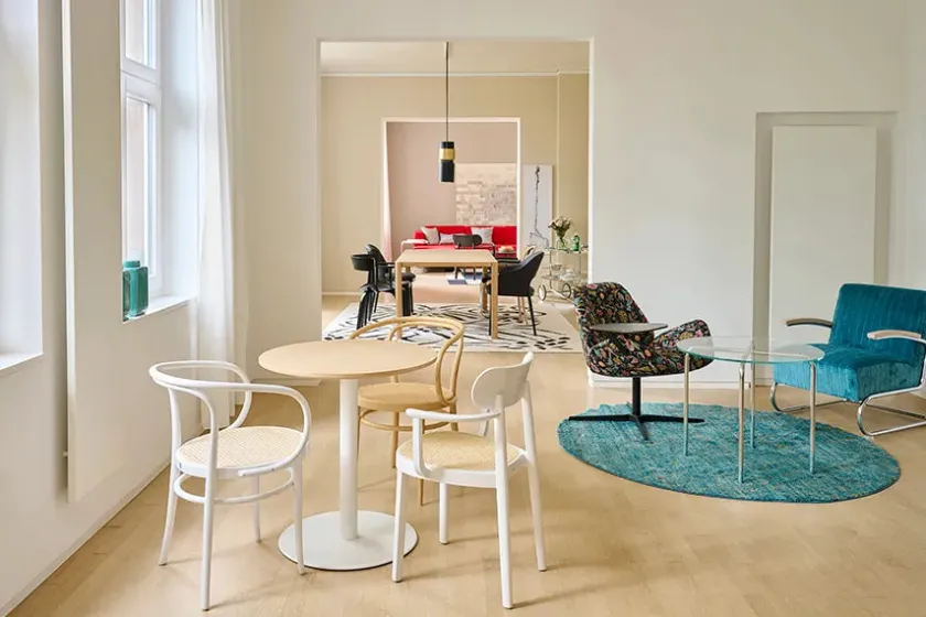 Thonet 209 Armstol, sort fra> Spisebordsstole