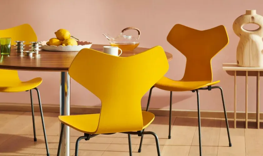 Fritz Hansen 3130 Grand Prix stol lakeret af Arne Jacobsen> Spisebordsstole