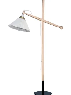 Le Klint 325 Gulvlampe fra><noscript><img width=