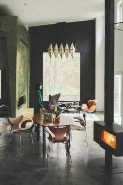 Fritz Hansen 3108 Liljen stol i valnød af Arne Jacobsen><noscript><img width=
