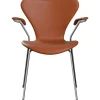 Fritz Hansen 3207 stol m/armlæn, fuldpolstret Essential læder valnød/krom stel af Arne Jacobsen> Spisebordsstole