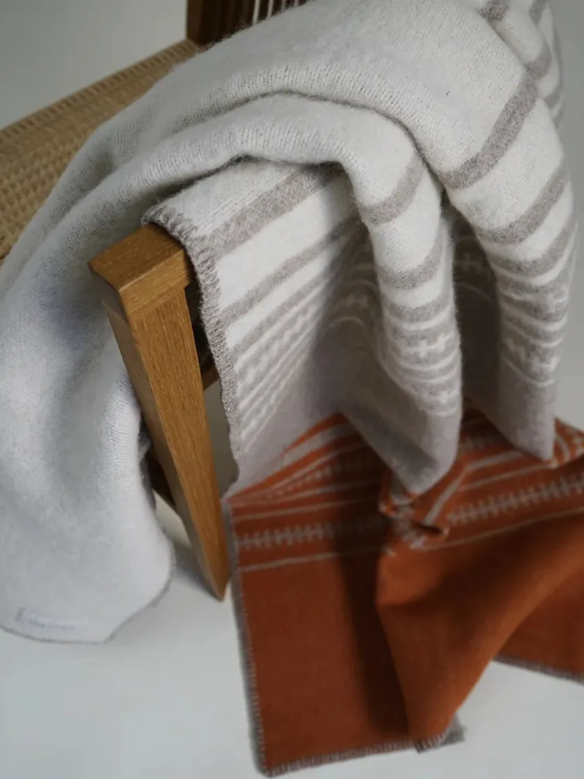 Hein Studio Aiyana no. 01 Plaid fra> Puder Og Plaider