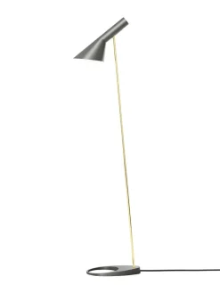 Louis Poulsen AJ Floor Lamp, black/brass af Arne Jacobsen> Gulvlamper|Spots