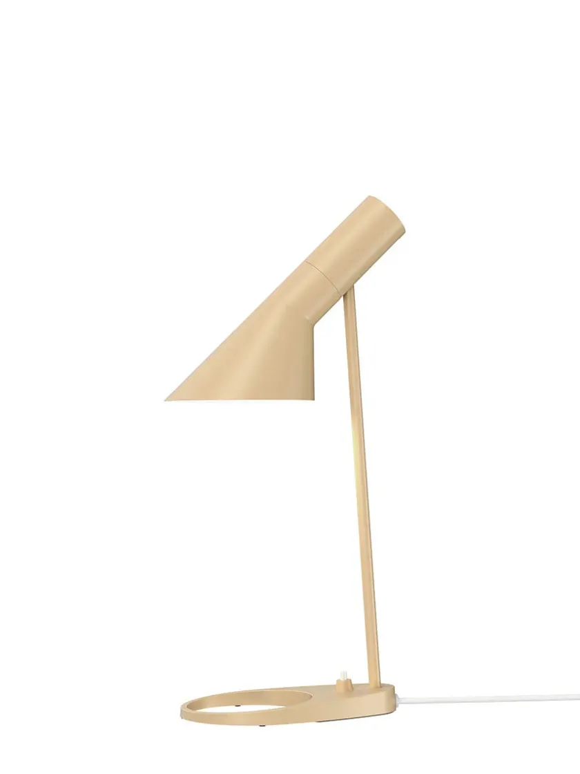 Louis Poulsen AJ Mini Table Lamp, black/brass af Arne Jacobsen> Spots
