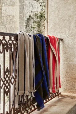 Ferm Living Alee Bath Towel, light camel/red fra><noscript><img width=