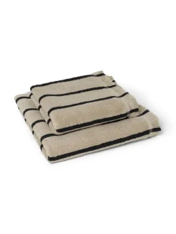 Ferm Living Alee Beach Towel, sand/black fra><noscript><img width=