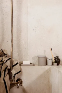 Ferm Living Alee Beach Towel, sand/black fra><noscript><img width=