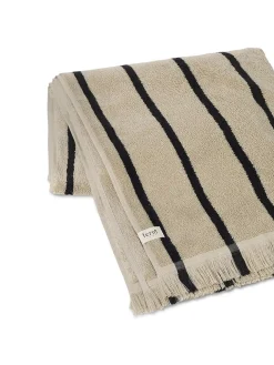 Ferm Living Alee Beach Towel, sand/black fra><noscript><img width=