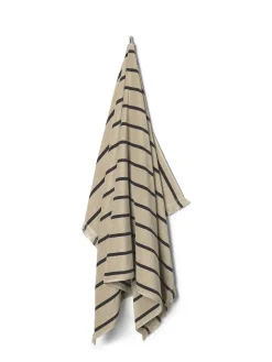 Ferm Living Alee Hand Towel, sand/black fra><noscript><img width=
