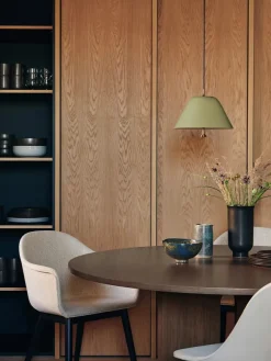 Audo Copenhagen Androgyne Dining Table Ø120 natural oak, sand sten fra><noscript><img width=