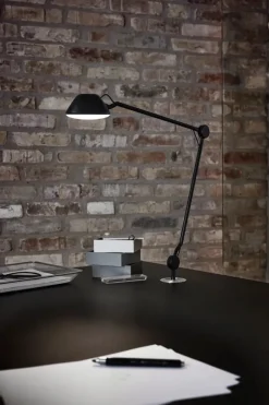 Fritz Hansen AQ01 bordlampe fra><noscript><img width=