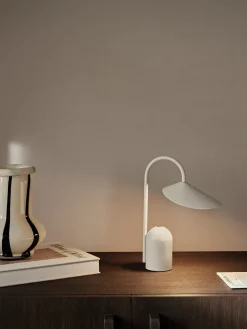 Ferm Living Arum Portable Bordlampe fra><noscript><img width=
