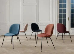 GUBI Beetle Chair, fuldpolstret fra><noscript><img width=