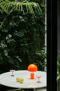 Tom Dixon Bell Portable Bordlampe, indigo fra><noscript><img width=