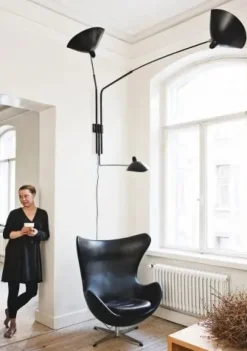 Editions Serge Mouille Big Wall Lamp w/3 Rotating Straight Arms af Serge Mouille> Væglamper|Spots