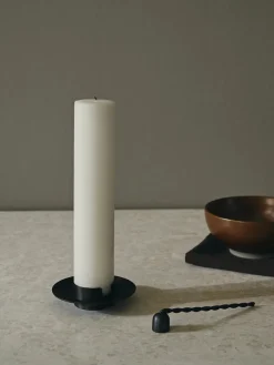 Ferm Living Block Candle Holder, sort messing fra> Lysestager