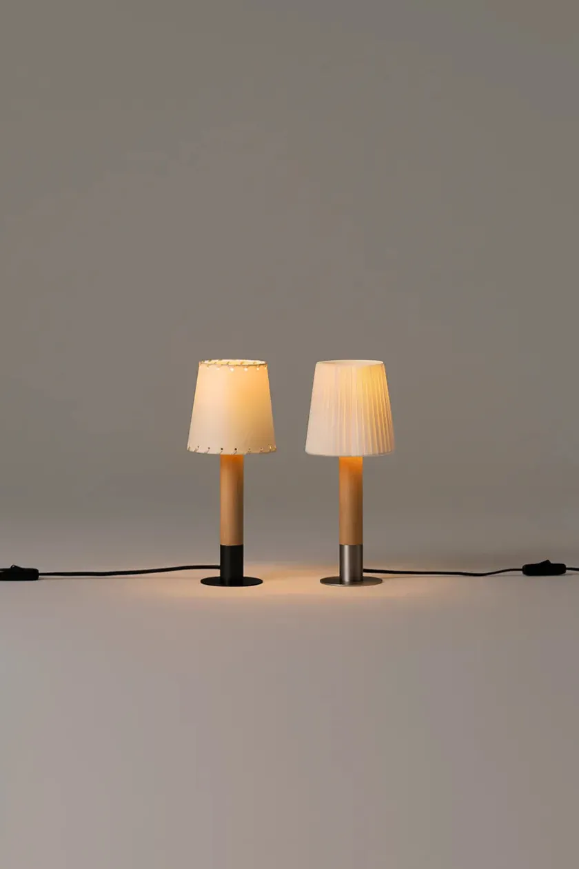 Santa & Cole Básica M2 Bordlampe fra Santa and Cole> Spots