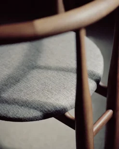 New Works Bukowski Chair, valnød fra><noscript><img width=