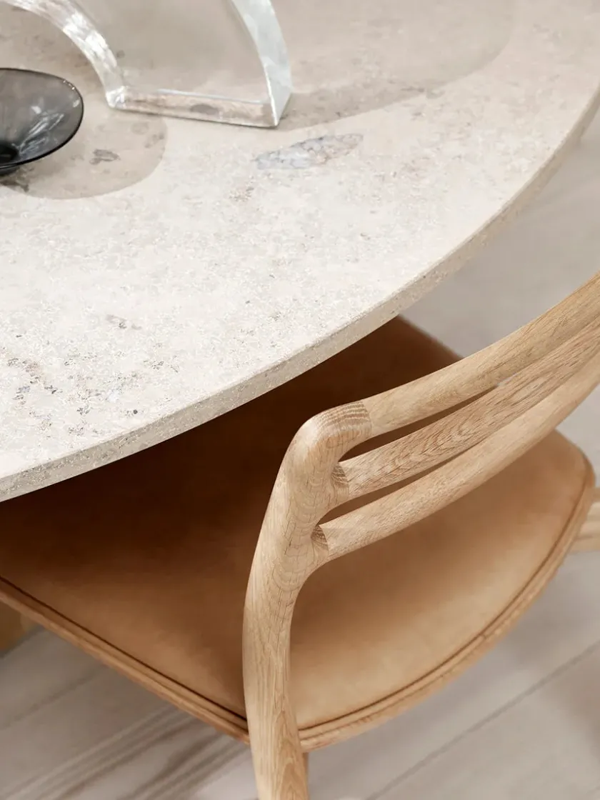 Vipp Cabin bord Ø150, beige marmor fra> Spiseborde