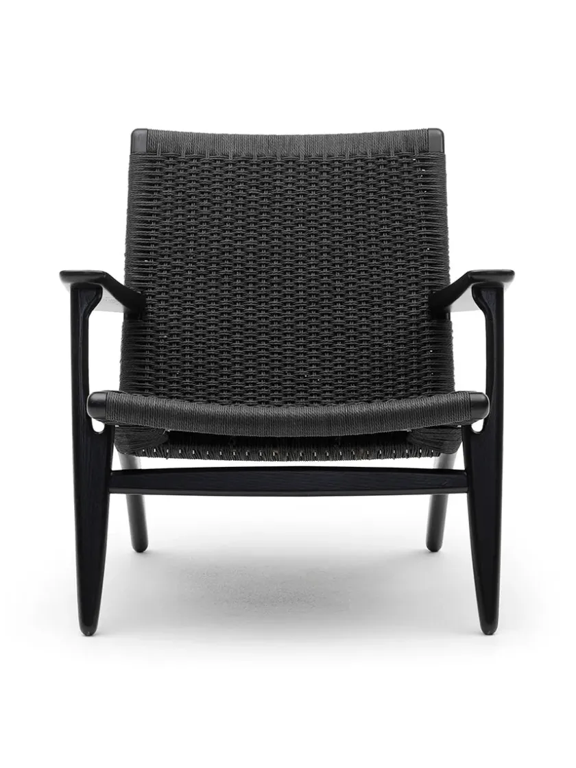 Carl Hansen & Søn CH25 Loungestol, eg hvidolie af Hans J. Wegner> Loungestole|Lænestole