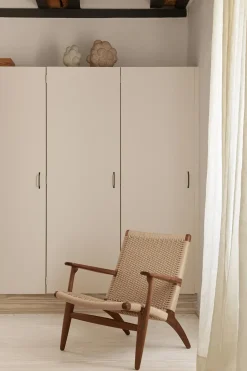 Carl Hansen & Søn CH25 Loungestol, eg sortmalet med naturflet af Hans J. Wegner><noscript><img width=
