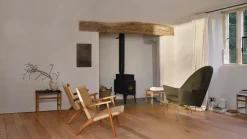 Carl Hansen & Søn CH25 Loungestol, valnød olie af Hans J. Wegner><noscript><img width=