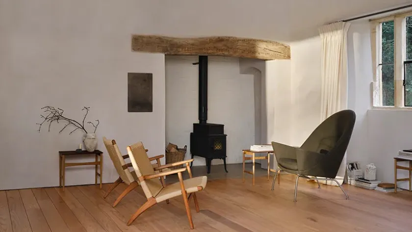 Carl Hansen & Søn CH25 Loungestol, valnød olie af Hans J. Wegner> Lænestole