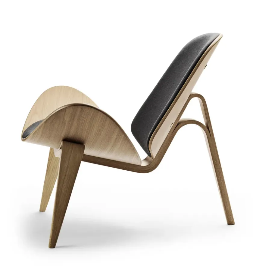 Carl Hansen & Søn CH07 Skalstol, eg olie/Loke 7748 af Hans J. Wegner> Loungestole|Lænestole