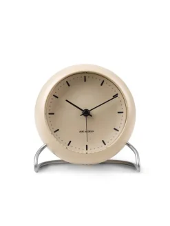 Arne Jacobsen Clocks City Hall Bordur, sandy beige af Arne Jacobsen> Gaver Til Ham