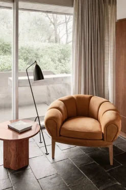 GUBI Croissant Lounge Chair, leather fra><noscript><img width=