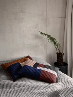Ferm Living Daze sengetæppe fra><noscript><img width=