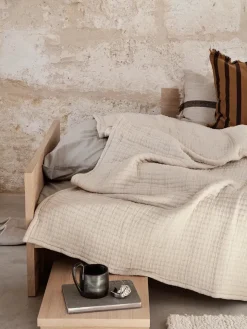 Ferm Living Daze sengetæppe fra><noscript><img width=
