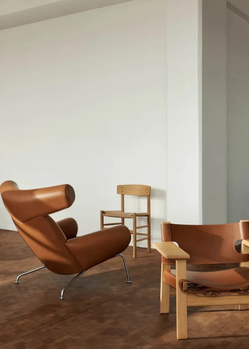 Fredericia Furniture Den Spanske Stol i sort læder, eg sort lak af Børge Mogensen> Lænestole