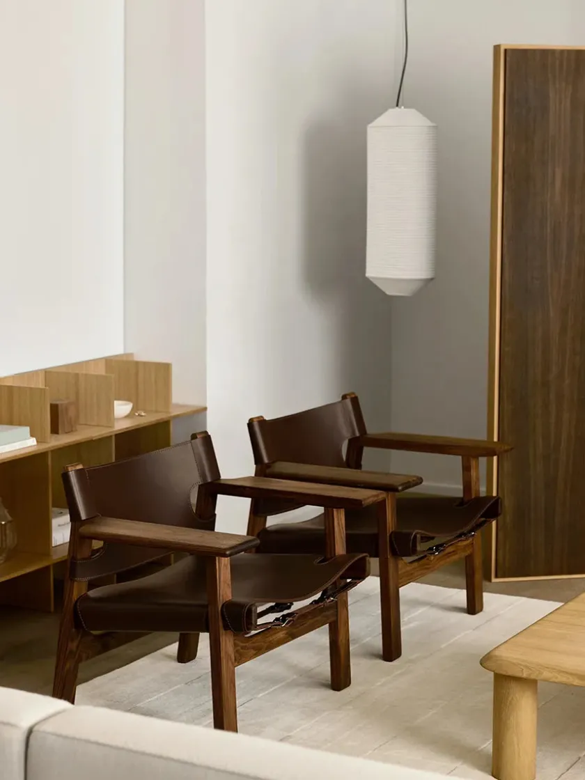 Fredericia Furniture Den Spanske Stol i sort læder, røget eg olie af Børge Mogensen> Lænestole