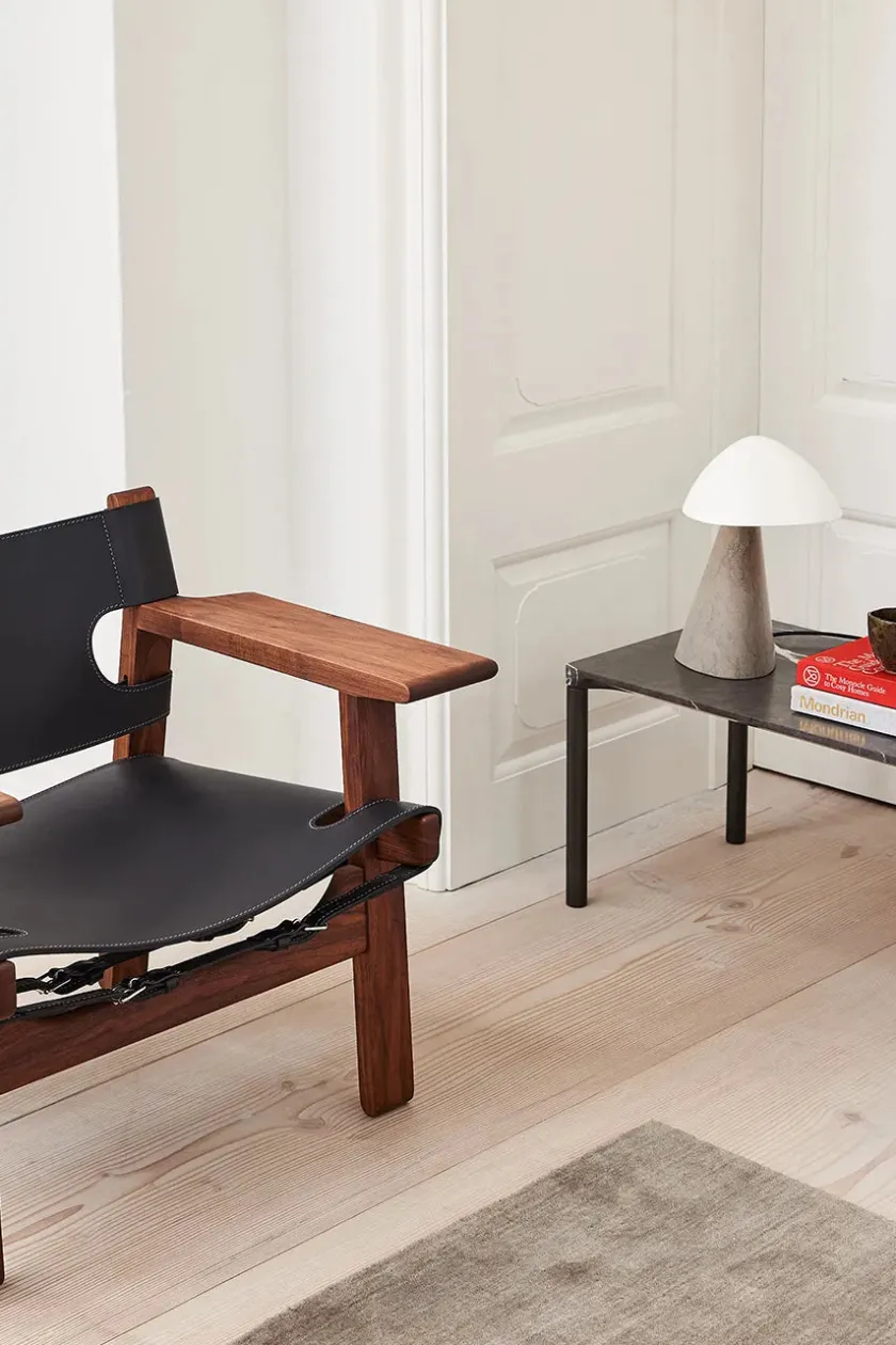 Fredericia Furniture Den Spanske Stol i sort læder, røget eg olie af Børge Mogensen> Lænestole