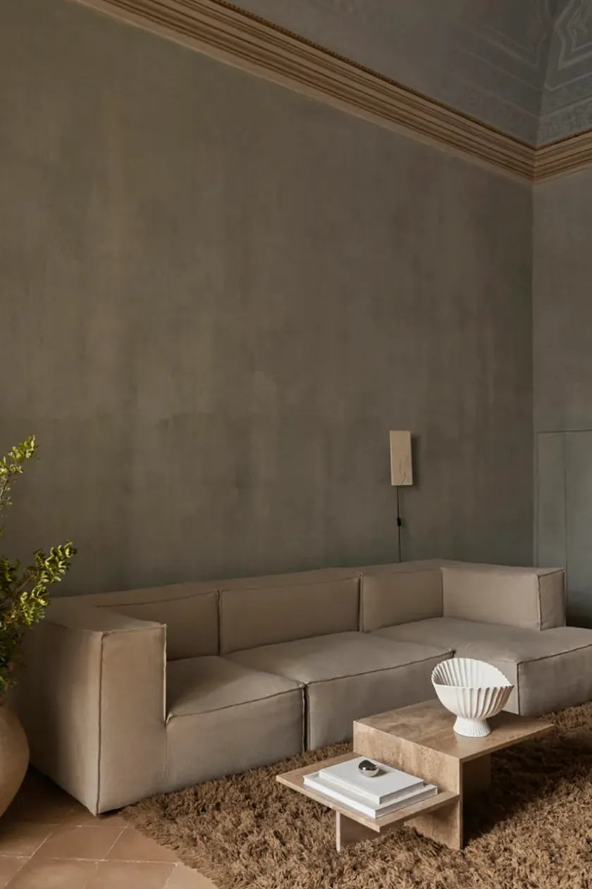 Ferm Living Distinct Coffee Table, Dark Brown Travertine fra> Sofaborde