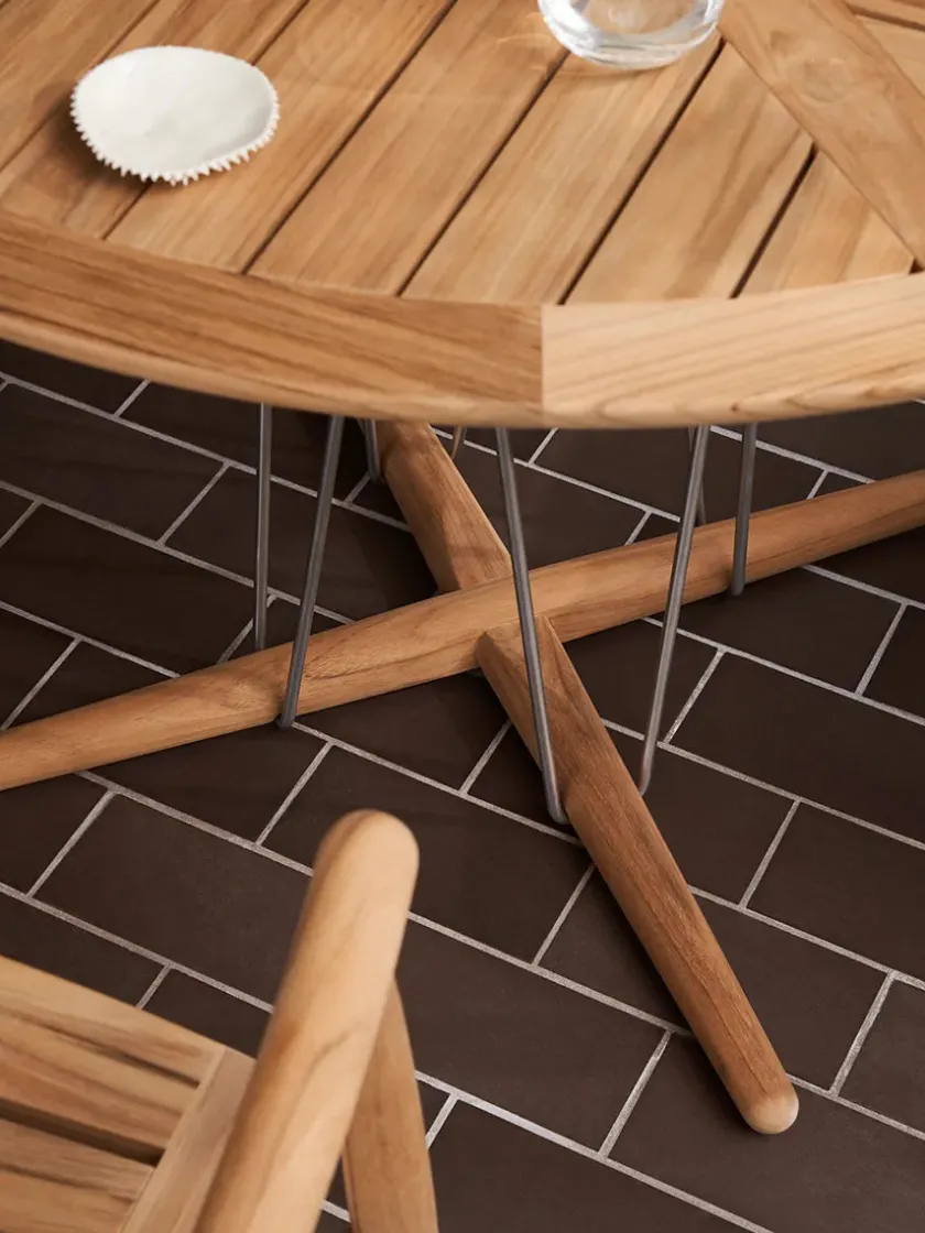 Carl Hansen & Søn E022 Havebord, Ø80 fra> Haveborde