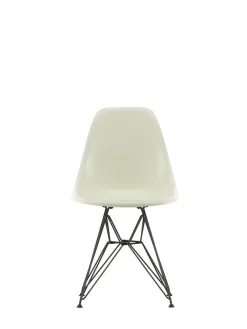 Vitra Eames Fiberglass Chair DSR, sortlakeret fra><noscript><img width=