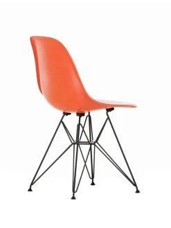 Vitra Eames Fiberglass Chair DSR, sortlakeret fra><noscript><img width=