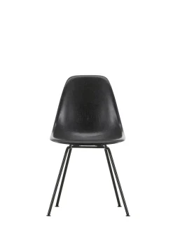 Vitra Eames Fiberglass Chair DSX, sortlakeret fra><noscript><img width=