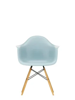 Vitra Eames Plastic Armchair DAW, ahorntræ fra><noscript><img width=