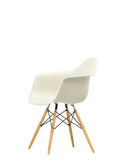 Vitra Eames Plastic Armchair DAW, ahorntræ fra><noscript><img width=