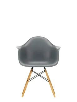 Vitra Eames Plastic Armchair DAW, ahorntræ fra><noscript><img width=