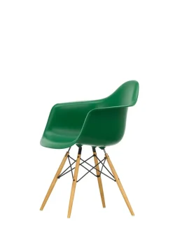 Vitra Eames Plastic Armchair DAW, ahorntræ fra><noscript><img width=