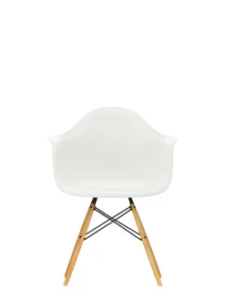 Vitra Eames Plastic Armchair DAW, ahorntræ fra><noscript><img width=