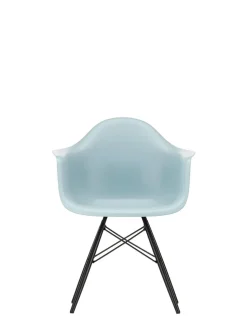 Vitra Eames Plastic Armchair DAW, sortlakeret ahorntræ fra><noscript><img width=