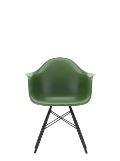 Vitra Eames Plastic Armchair DAW, sortlakeret ahorntræ fra><noscript><img width=