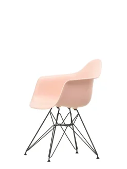 Vitra Eames Plastic Armchair DAR, sort pulverlakering fra><noscript><img width=