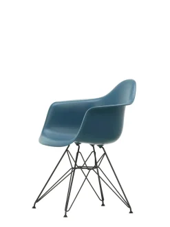 Vitra Eames Plastic Armchair DAR, sort pulverlakering fra><noscript><img width=