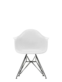 Vitra Eames Plastic Armchair DAR, sort pulverlakering fra><noscript><img width=